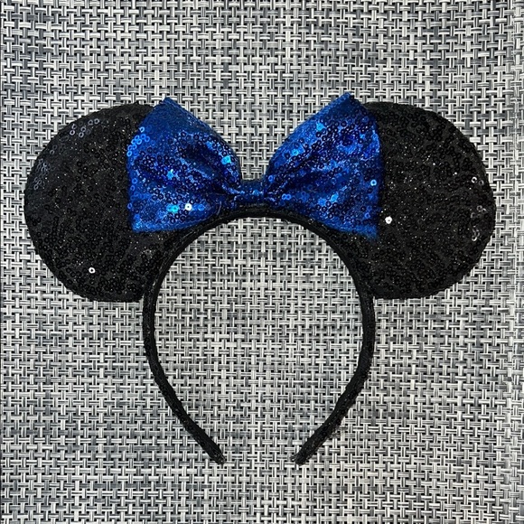 DISNEY Minnie Mouse Black Sequin Blue Bow Ears - Picture 1 of 2
